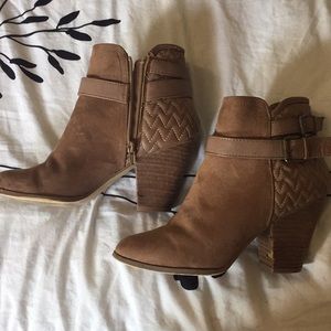 Fashionable booties